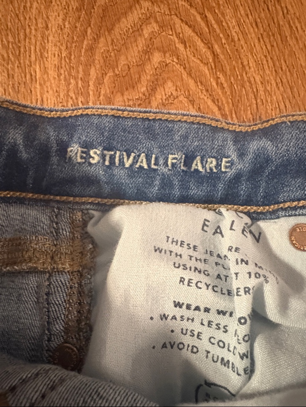 American Eagle Festival Flair Light Blue Flare Jeans with Stud Accents 4 short - Picture 9 of 9